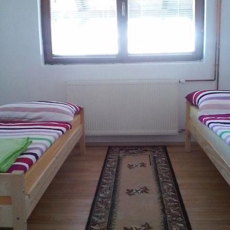 Apartment Laura Gračac Екстериор снимка