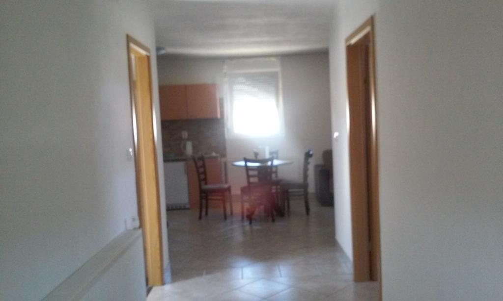 Apartment Laura Gračac Екстериор снимка